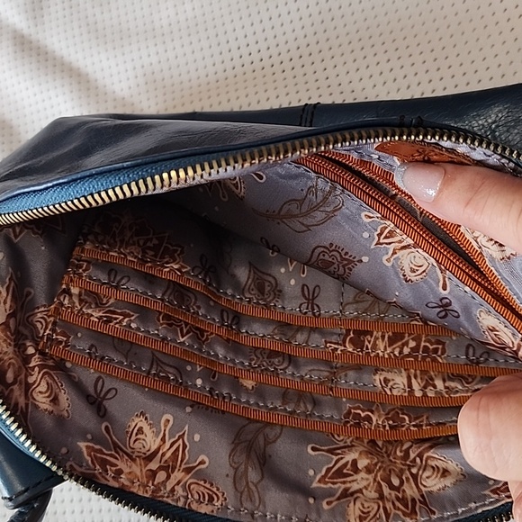 Hobo sable wristlet, never used - Picture 3 of 4